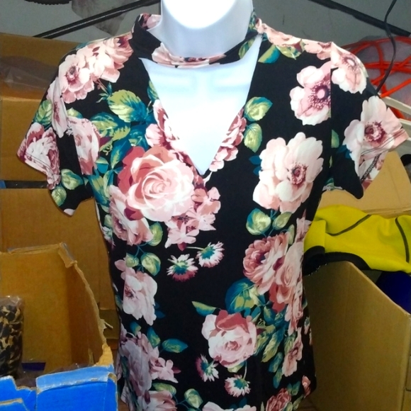 Cute toop - Picture 1 of 1